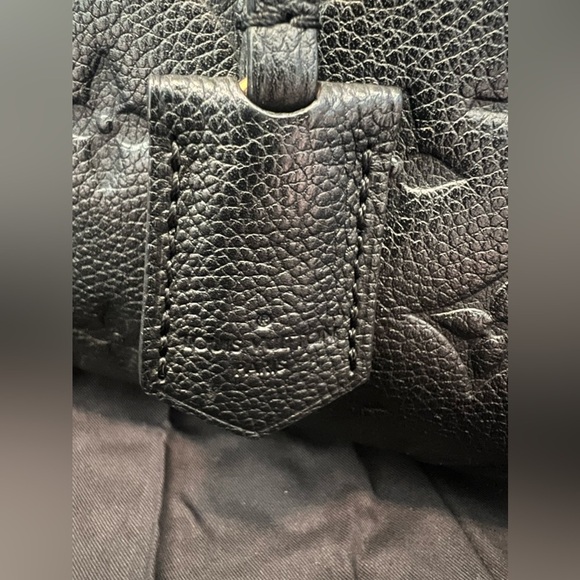 Louis Vuitton Montaigne MM Leather Handbag with Strap - Picture 4 of 14